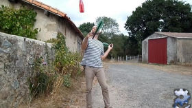massues de jonglage récup' #1 by Main ingenieursdudimanche channel